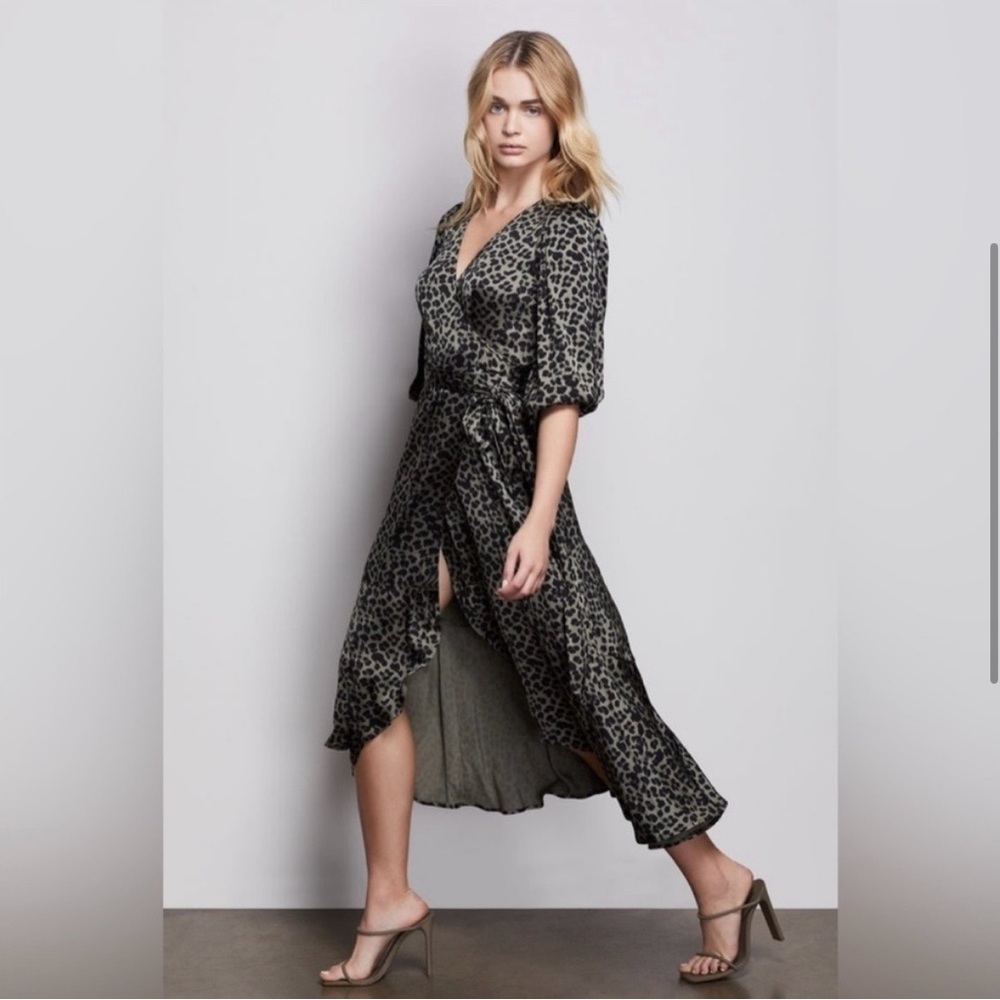 Good American sage green leopard wrap maxi dress size 1 (US 6) - Picture 5 of 5